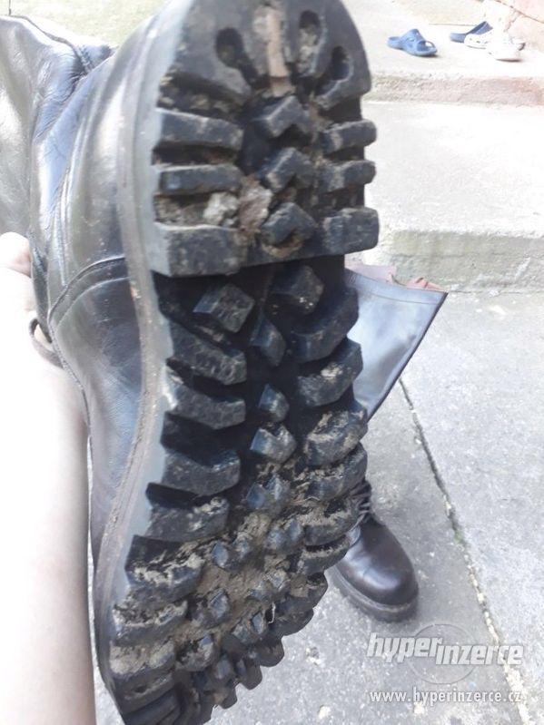 Lovecké holínky, pohorky, boty - foto 3
