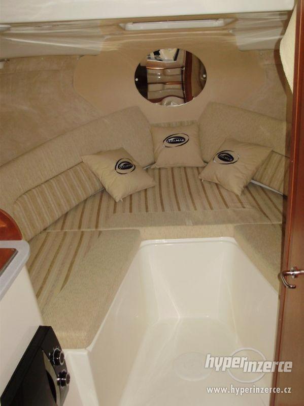 Prodám novou motorovou jachtu Cabin 24 - foto 4