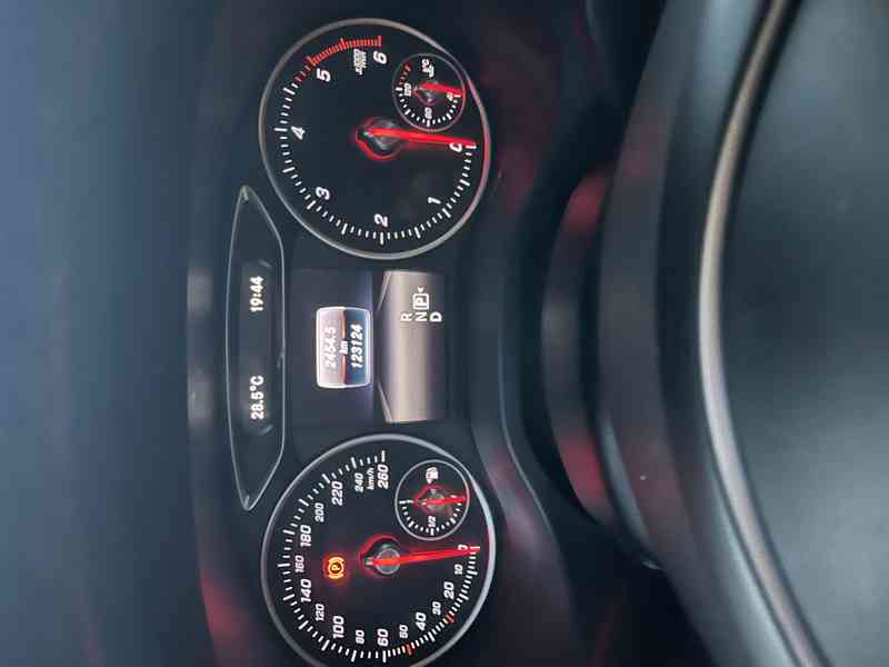Mercedes Benz A180d, automat - foto 10