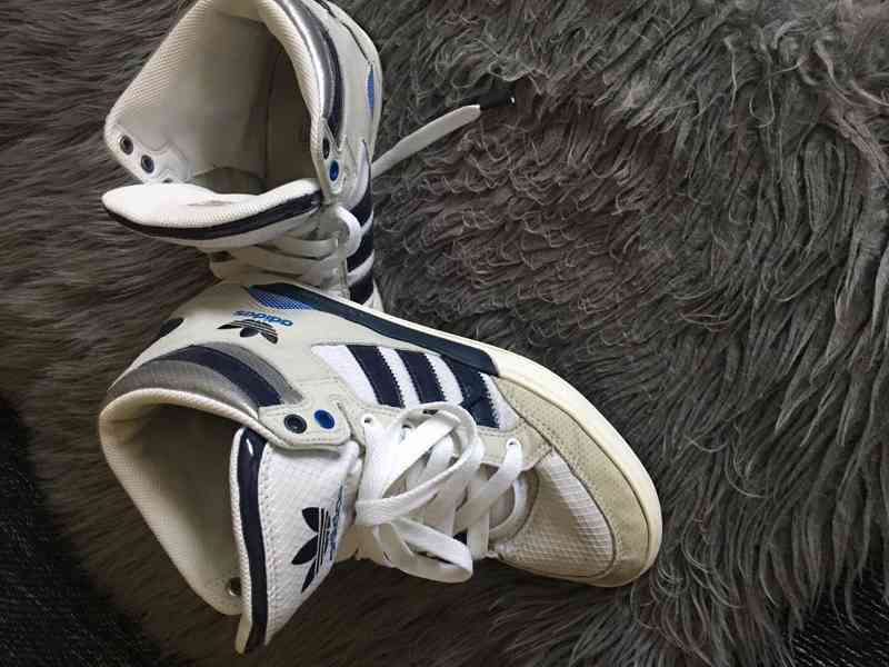 Kotníkové boty zn.Adidas vel.6,5 - foto 3