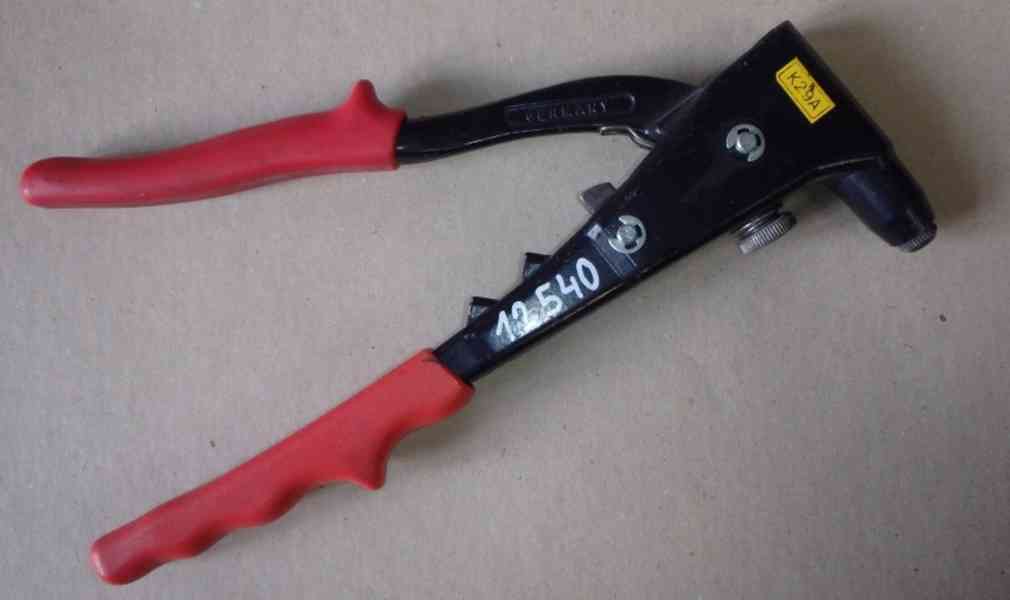 Ruční přístroj na nýtovací matice M3 - foto 2