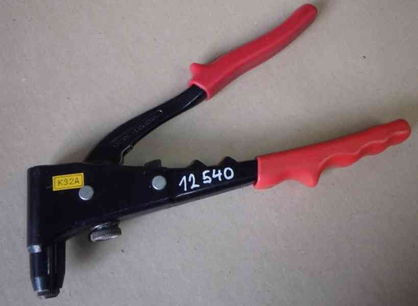 Ruční přístroj na nýtovací matice M3 - foto 3