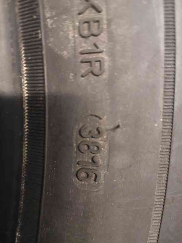 pneu 215/60 R17 Dunlop zimní - foto 3