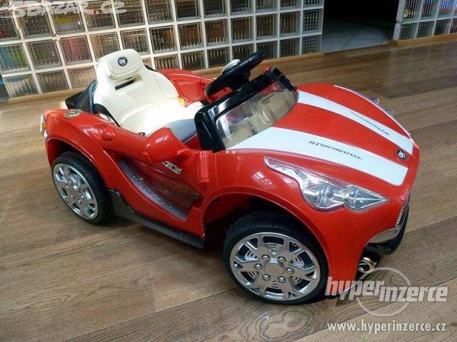 Nové dětské elektrické autíčko - červený sporťák. - foto 1