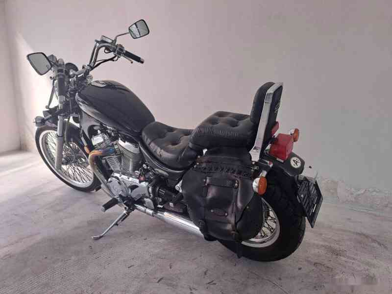 Suzuki VS 600 GL Intruder - foto 7