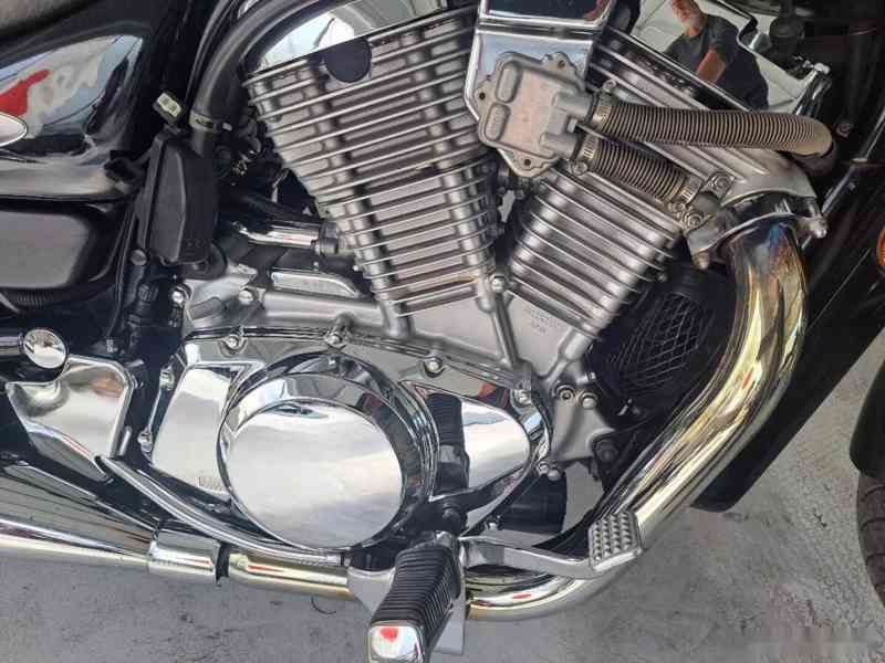 Suzuki VS 600 GL Intruder - foto 11