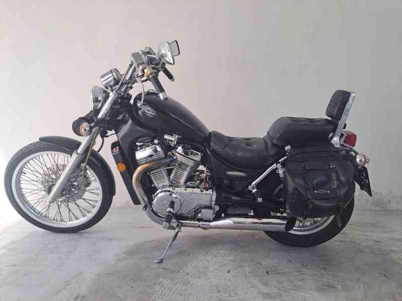 Suzuki VS 600 GL Intruder - foto 5