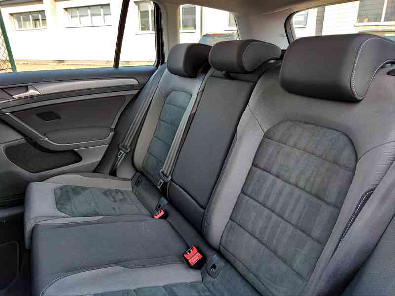 VW GOLF VII 2.0 TDI 110KW DSG, 2020, COMFORTLINE, TAŽNE, DPH - foto 5