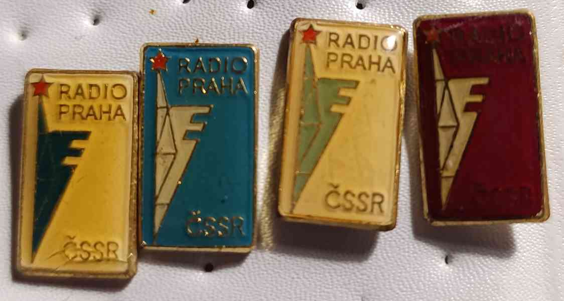 Sada 4 sběratelských odznaků Radio Praha ČSSR obdélníkový - foto 2