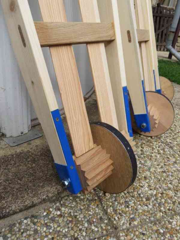 Velikonoční hrkač - trakař - foto 3