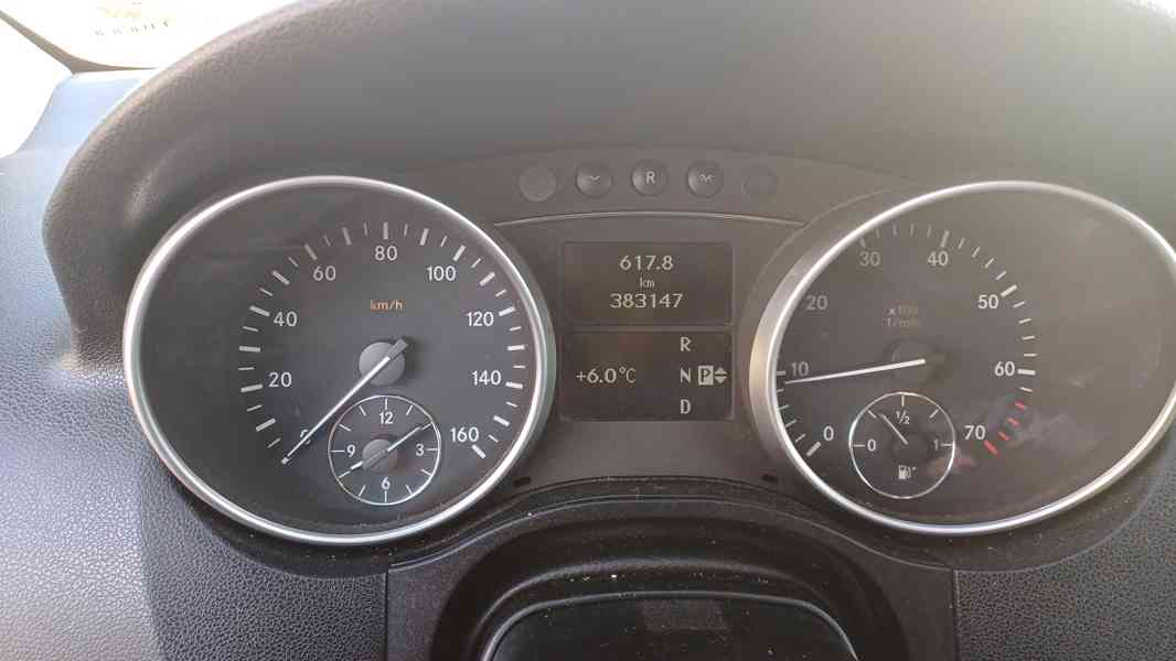 Prodám Mercedes Benz ML 3,5 L, benzin, automat, závěs , 2007 - foto 7