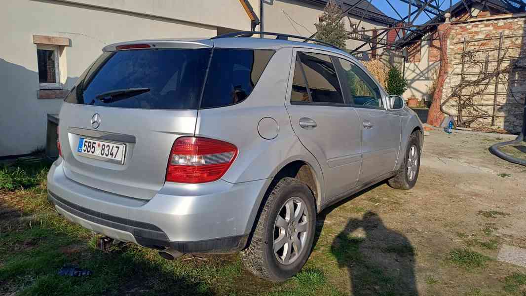 Prodám Mercedes Benz ML 3,5 L, benzin, automat, závěs , 2007 - foto 4