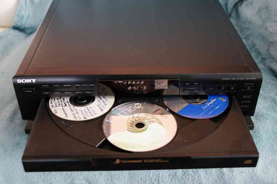 Sony CDP-CE405 (měnič na 5 CD) - foto 2