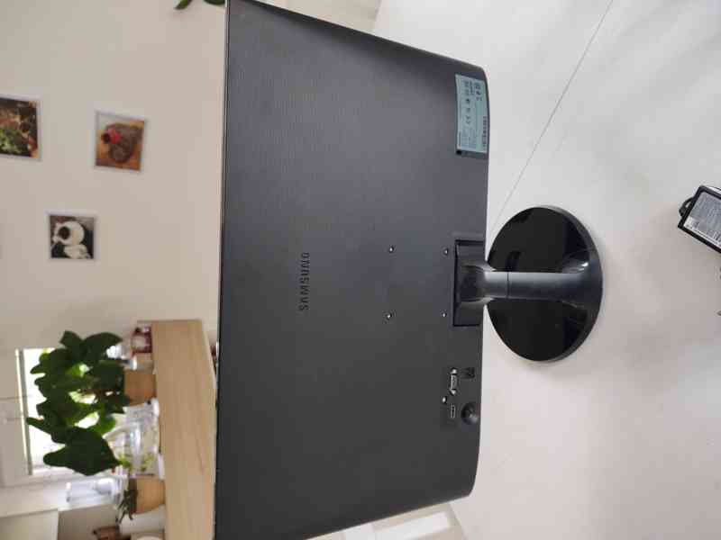 nabízím monitor LCD monitor SAMSUNG full HD, rozlišení 1920  - foto 3