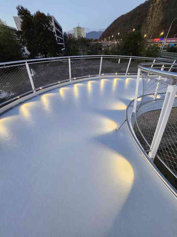 Hledáme - PODLAHÁŘ (EPOXIDY / POLYURETANY) - foto 2