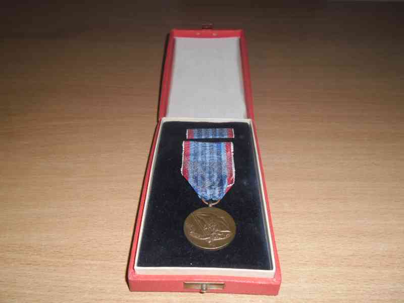 vyznamenání - Za pracovní obětavost - foto 4