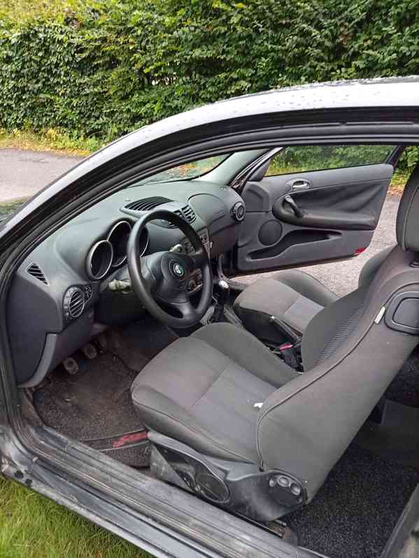 Alfa romeo 147 - foto 5