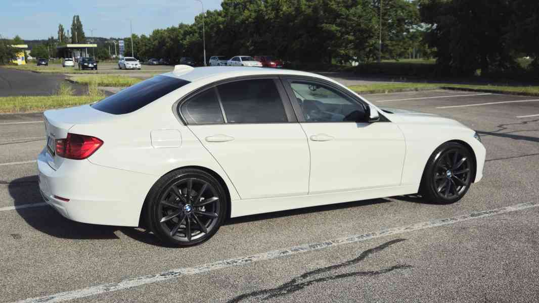 BMW 328i F30 Luxury Line 2012, 180kw, benzin, 8st. Automat  - foto 17