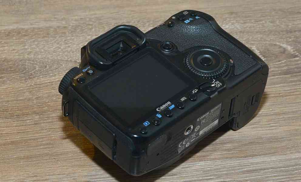 Canon EOS 40D *10,1Mpix CMOS**Live View 15500 Exp. - foto 5