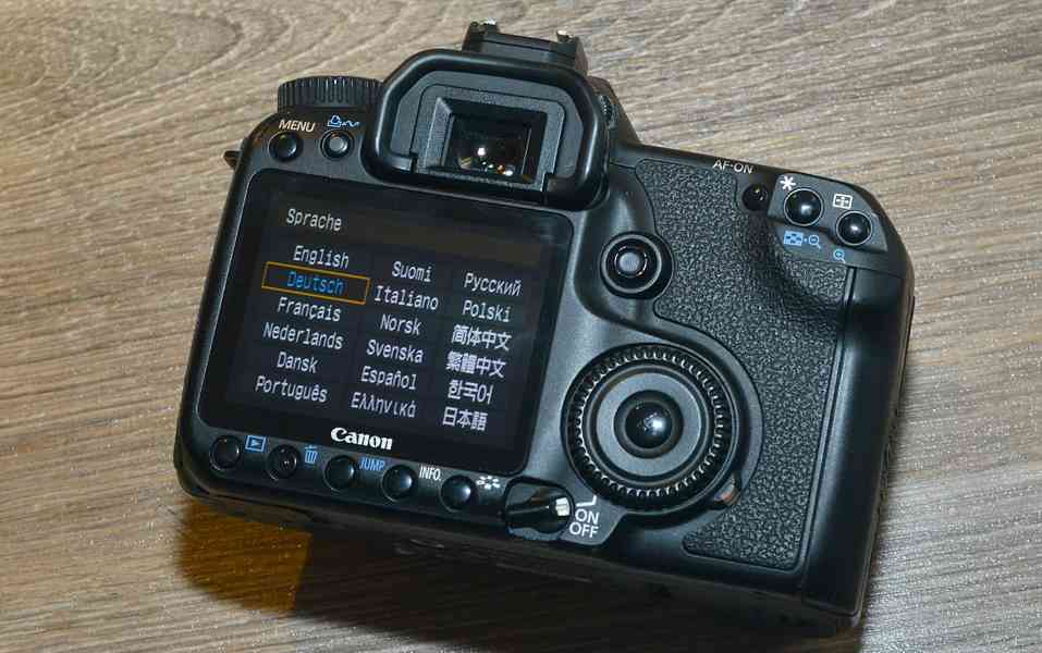 Canon EOS 40D *10,1Mpix CMOS**Live View 15500 Exp. - foto 6