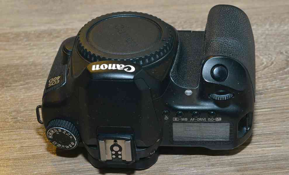 Canon EOS 40D *10,1Mpix CMOS**Live View 15500 Exp. - foto 4