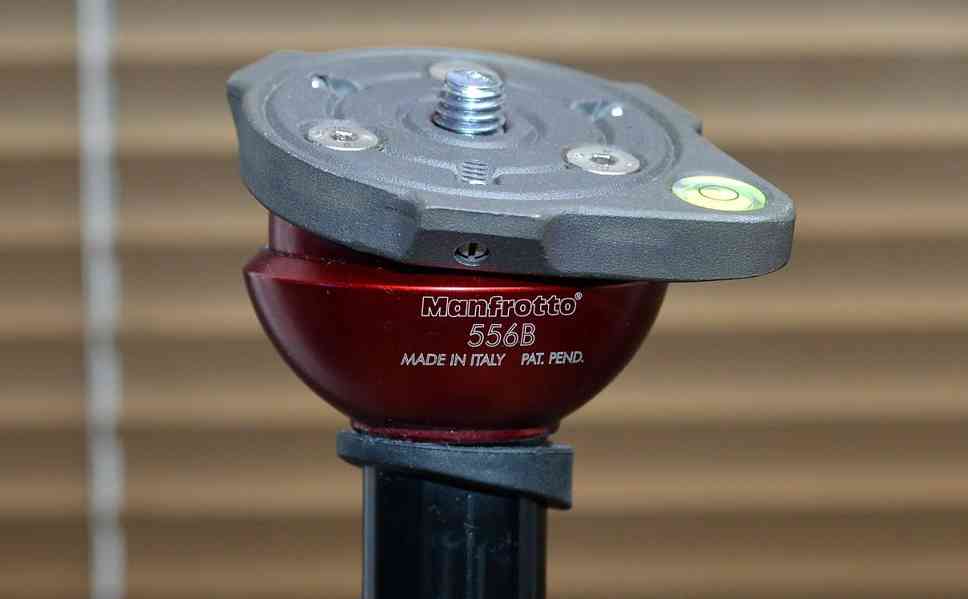 MANFROTTO 190CX3+556 B Karbon. Stativ*Nosnost 5 kg - foto 7