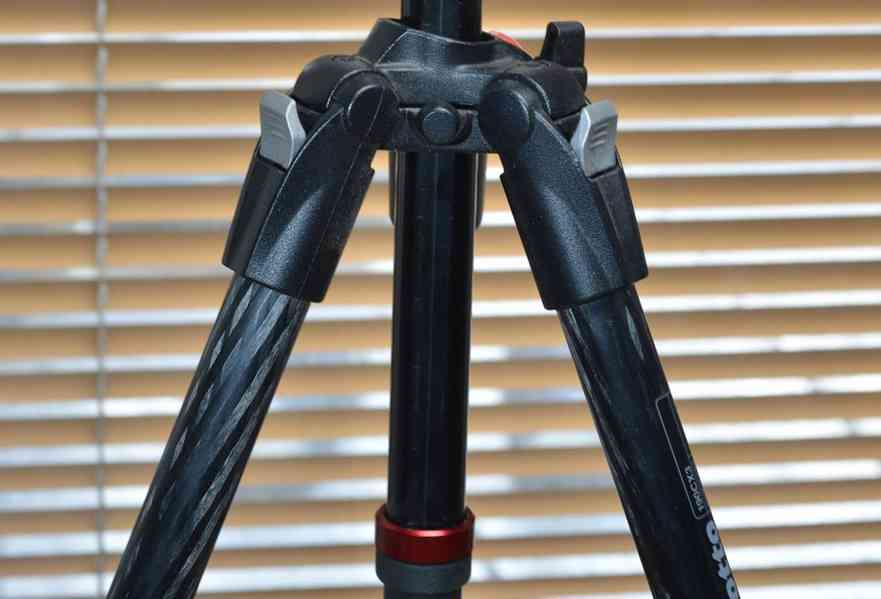 MANFROTTO 190CX3+556 B Karbon. Stativ*Nosnost 5 kg - foto 5