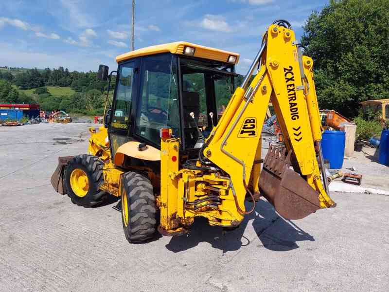 Rýpadlo-nakladač JCB 2CX street master - foto 4