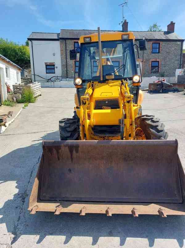 Rýpadlo-nakladač JCB 2CX street master - foto 3