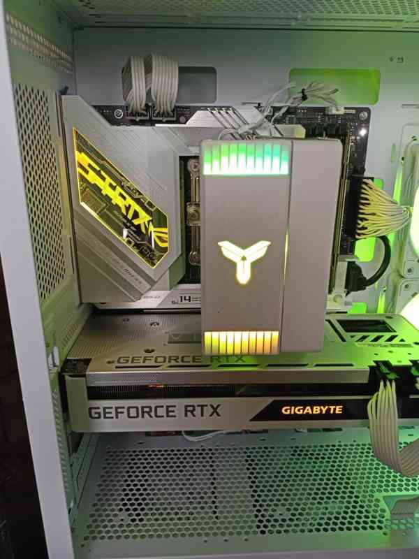 💣 HERNÍ WHITE PC INTEL i5-13400F, 32GB RAM, RTX 3070, SSD💣 - foto 5