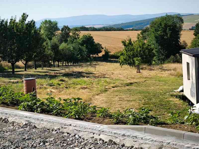 Pozemek k výstavbě a zahrada (2.007 m2) Popovice u Uh.Hradiš - foto 6