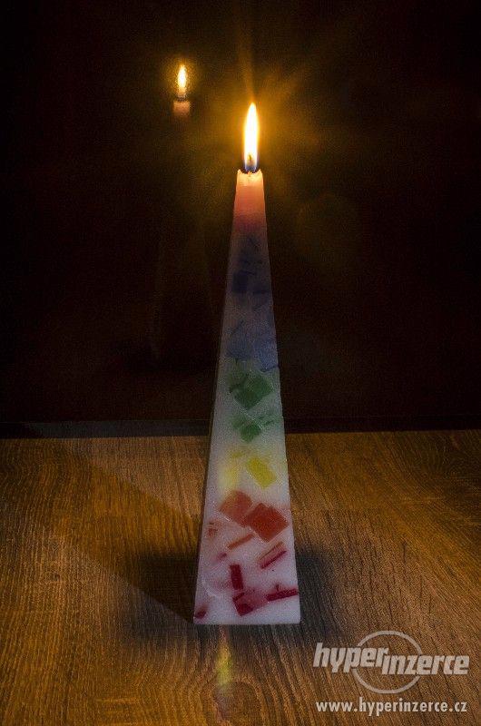 Čakrová svíčka, výška 25cm, Česká ruční výroba svíček - foto 3