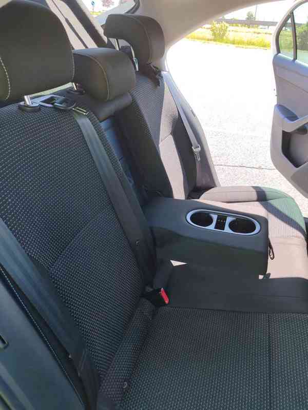 Škoda Rapid 1.6 TDI 77 kW Elegance - foto 17