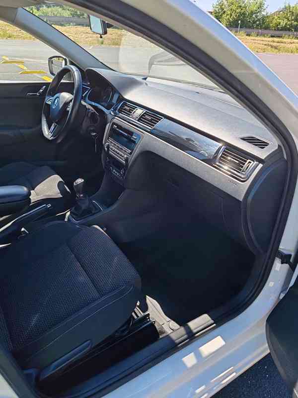 Škoda Rapid 1.6 TDI 77 kW Elegance - foto 22