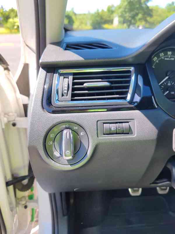Škoda Rapid 1.6 TDI 77 kW Elegance - foto 20
