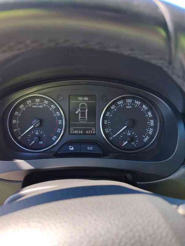 Škoda Rapid 1.6 TDI 77 kW Elegance - foto 23