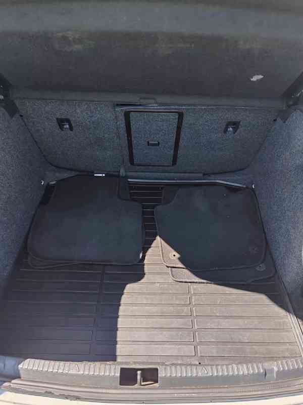 Škoda Rapid 1.6 TDI 77 kW Elegance - foto 34