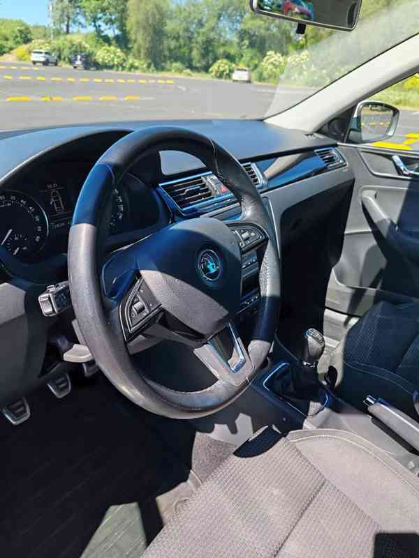 Škoda Rapid 1.6 TDI 77 kW Elegance - foto 25