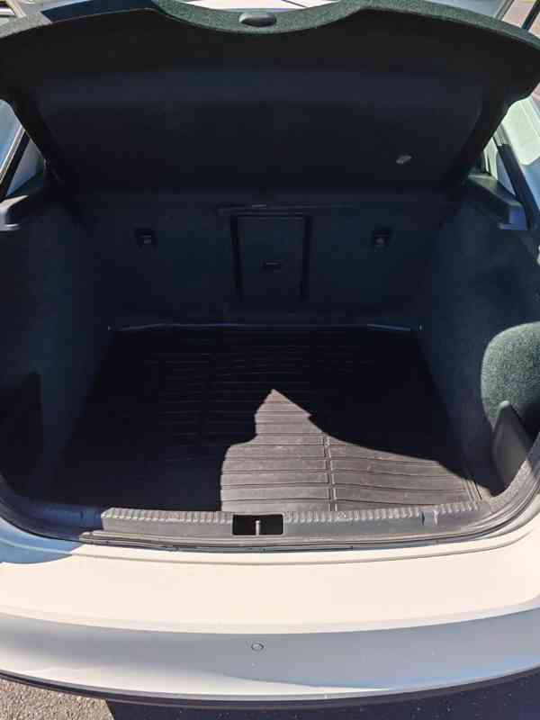 Škoda Rapid 1.6 TDI 77 kW Elegance - foto 33