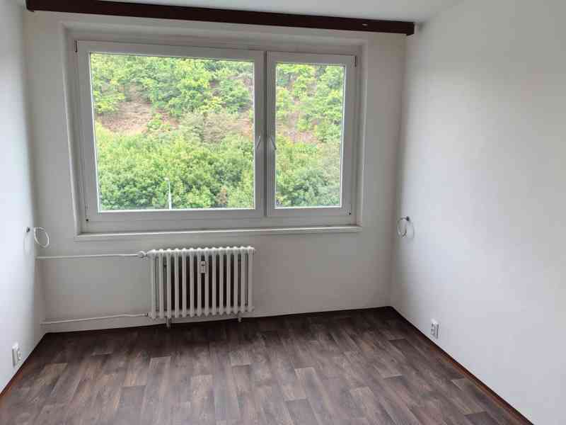 Pronájem bytu 3+1 po rekonstrukci s lodžií, Pražská, Teplice - foto 2