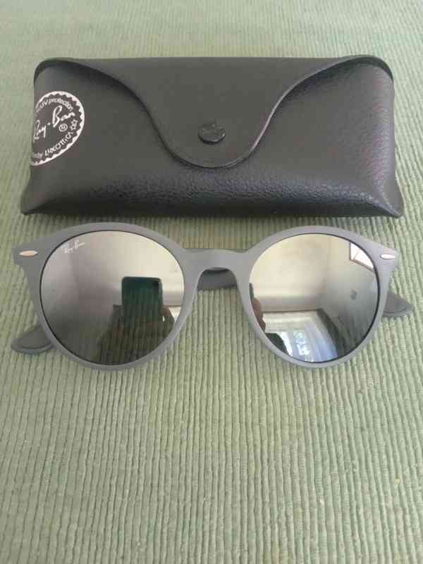 Ray-Ban značkové sluneční brýle s pouzdrem  - foto 1