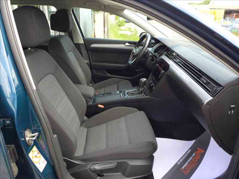 Volkswagen Passat 1,6 TDI COMFORTLINE, LED, DPH - foto 10