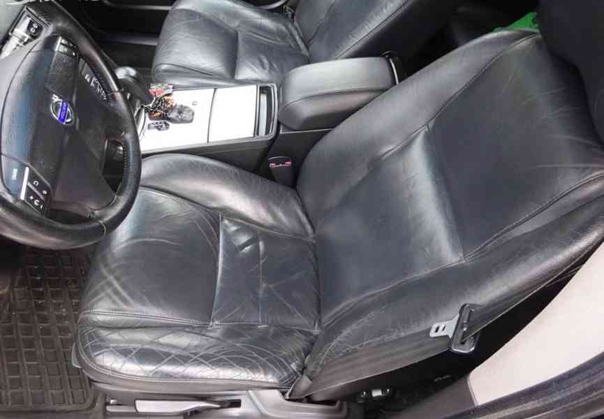 Volvo XC90 2.4 D5 (136 KW) r.v.2007 AUTOMAT - foto 12