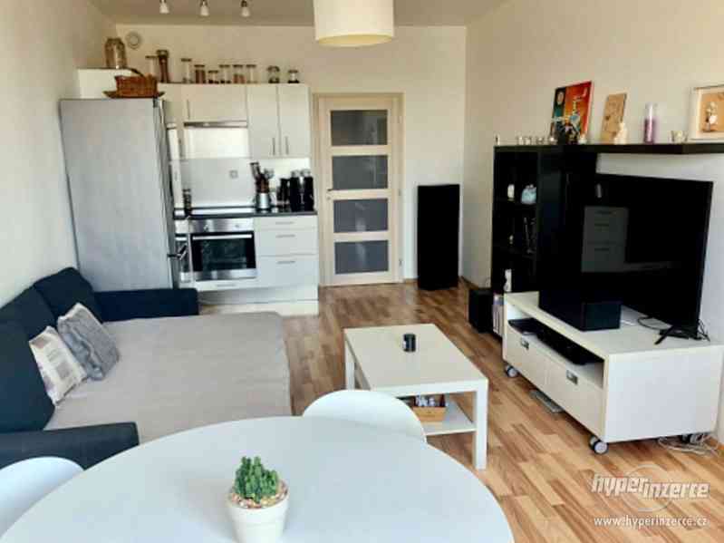 Pěkný 2+kk/balkon + park.stání v rezidenci Eliška - foto 10