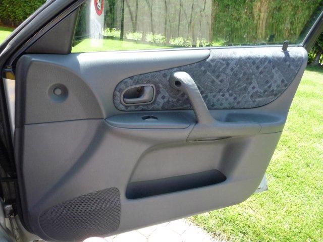 Prodame MAZDA 323f - foto 13