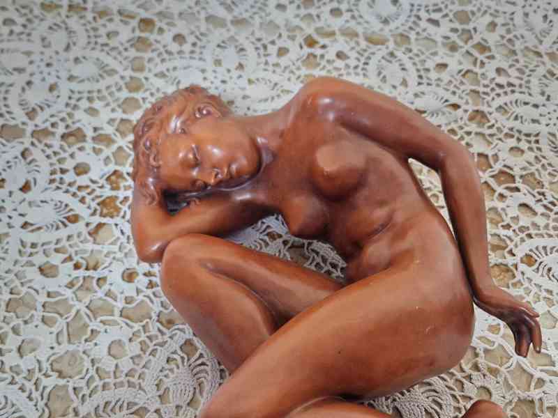 Málo vídaná porcelánová soška Dívka Akt Royal Dux - foto 7