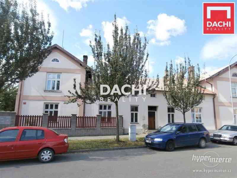 Prodej  bytu v přízemí o dispozici 2+1 velikost 66 m? v Olomouci, lokalita   Hejčín, ulice Horní Hej - foto 1