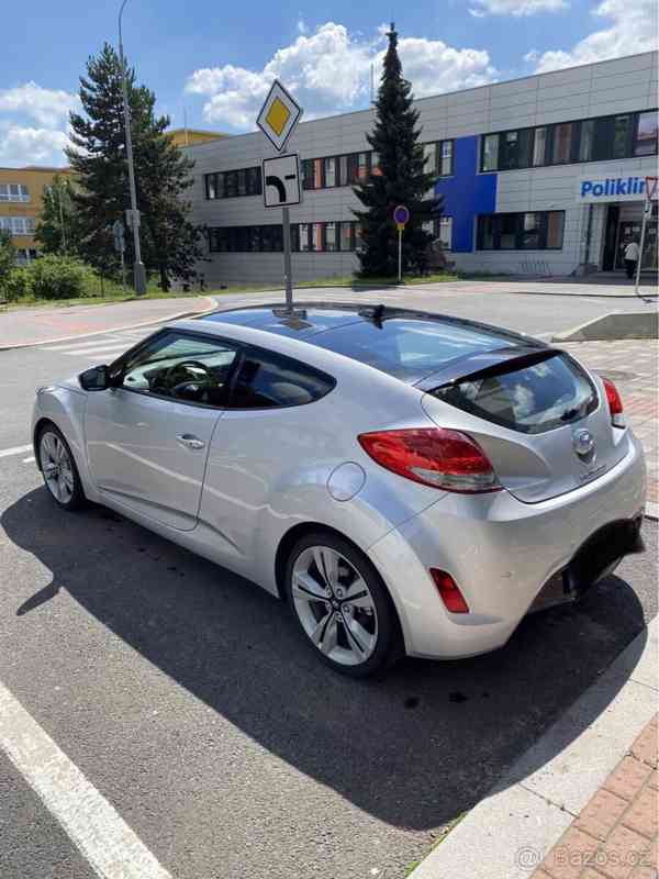 Hyundai Veloster 1,6 GDI 103kW - foto 4