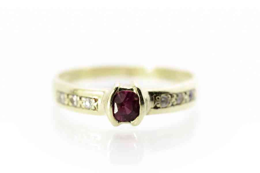 Zlatý prsten s červeným kamenem, vel. 59 - foto 1