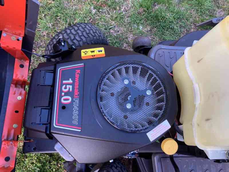 Zahradní traktor Husqvarna CTH 150 Twin - foto 6